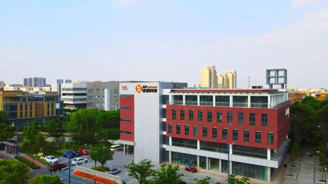 破局安装痛点!上海迈维动漫携手昱能科技,定制 QS2 逆变器可视化解决方案(图1) 破局安装痛点!上海迈维动漫携手昱能科技,定制 QS2 逆变器可视化解决方案(图1)